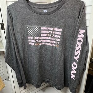 Mossy Oak by Willow Trails Women's 1X Gray Pink Camo Flag‎ Logo LS T-Shirt EUC